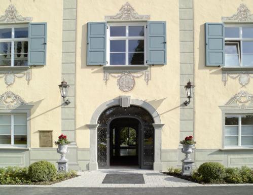 Schloss Neutrauchburg Исни  Экстерьер фото